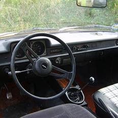 Mazda 323 Fa (Bananen)