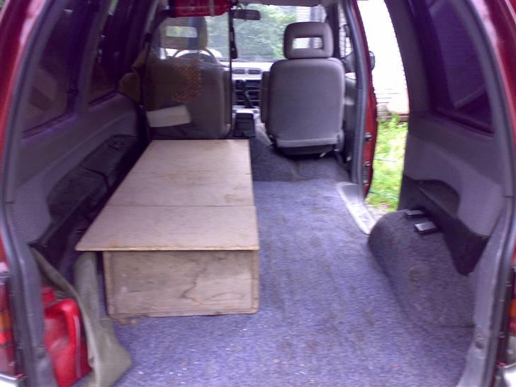 Nissan Serena 2.0 SGX  SOLGT - mangler bare lige dobbeltsengen og kasserne til muikken billede 7