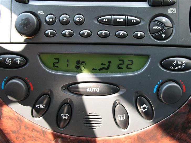 Citroën C5 Prestige 2,0i 16V - CD og klima billede 7