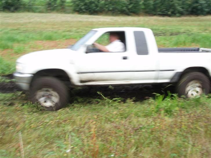 Toyota Hilux 4x4 2,4td solgt - Hilux billede 1