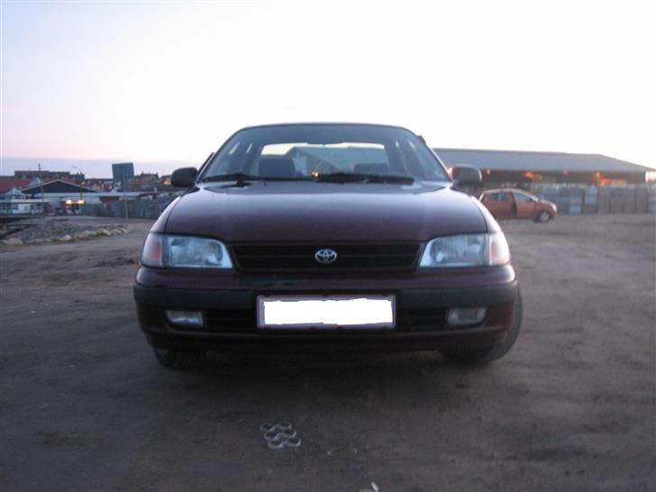Toyota Carina E billede 2