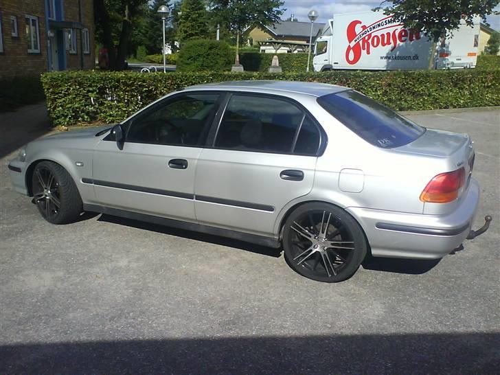Honda civic solgt billede 2