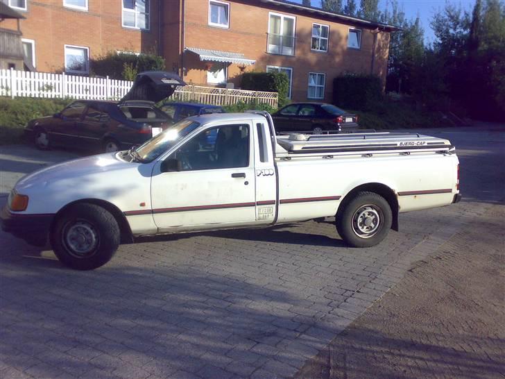 Ford Sierra 2,0 P100 [DØD] - Og nice den må laste 950kg billede 2