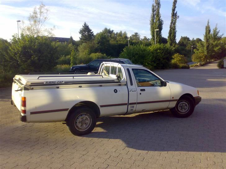 Ford Sierra 2,0 P100 [DØD] - Fed med baghjulstræk.... Helle for sne til vinter... billede 6