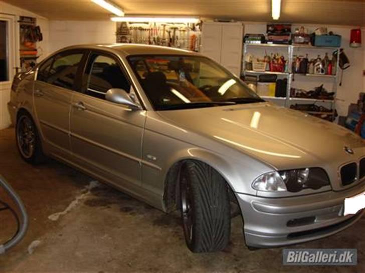 BMW 323 sedan e46 billede 4