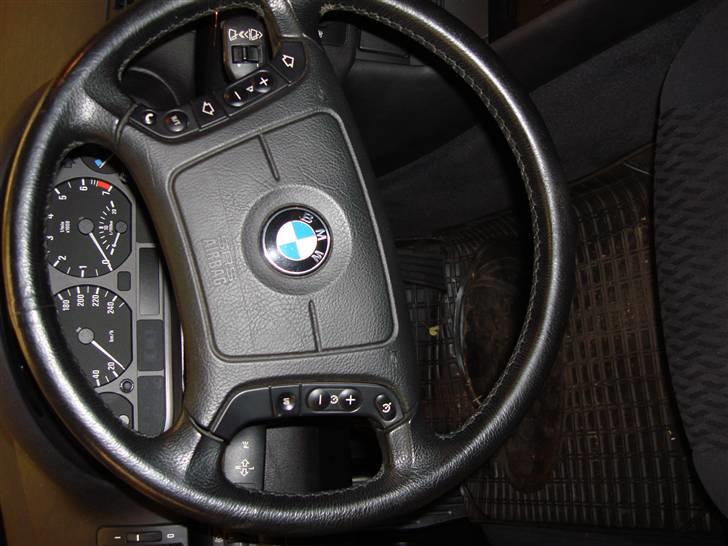 BMW 323 sedan e46 billede 5