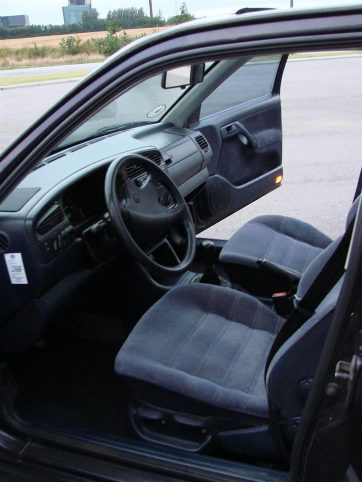 VW Vento TDI GLX - Kabinen med alt det lækre udstyr billede 12