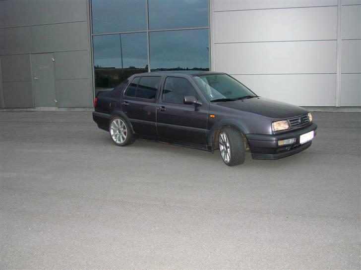 VW Vento TDI GLX billede 16