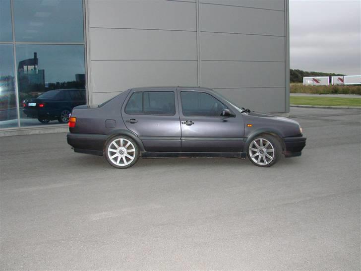 VW Vento TDI GLX billede 17