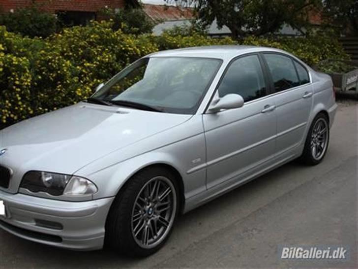 BMW 323 sedan e46 billede 11