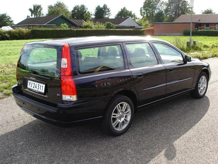 Volvo V70 2,4  billede 1