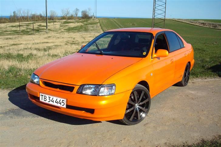 Toyota carina e 1,8 Solgt - med de "nye" fælge og grill.... billede 3