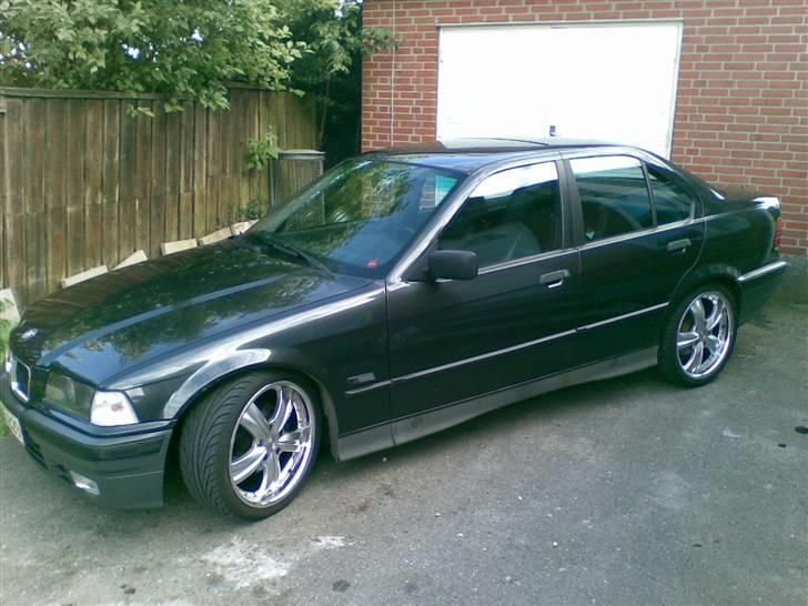 BMW 328i  aka 325i (SOLGT) billede 5