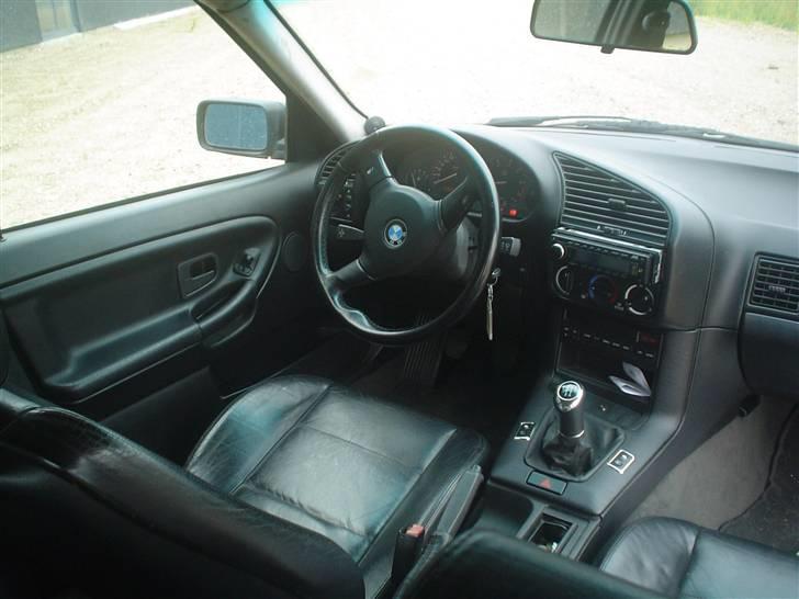 BMW 328i  aka 325i (SOLGT) - MUH billede 6