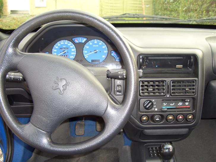 Peugeot 106 rallye 1.6 8V (SOLGT) - det var kabinen da jeg hentede bilen i september 2006 :) billede 9