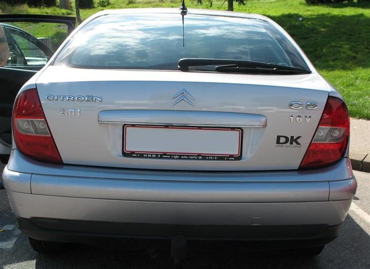 Citroën C5 Prestige 2,0i 16V - Bilen bagfra billede 13