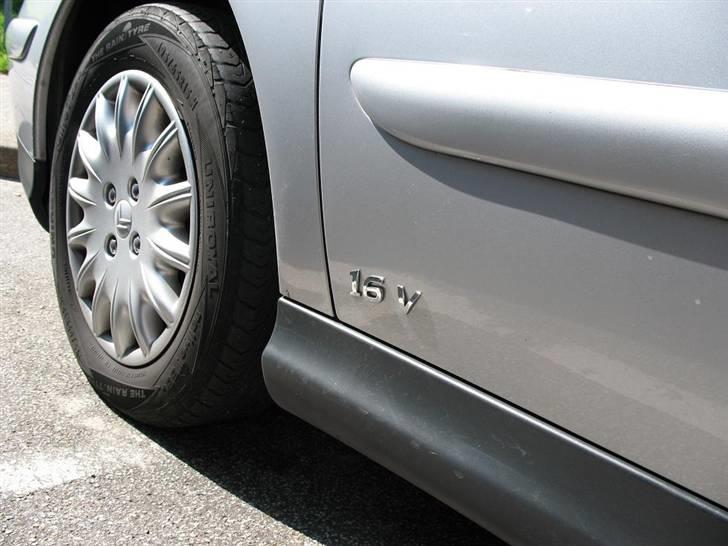 Citroën C5 Prestige 2,0i 16V - Sidedetalje billede 14