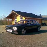 BMW 320i e30