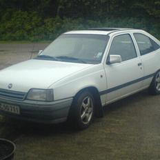 Opel Kadett 1,6i