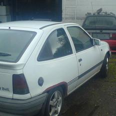 Opel Kadett 1,6i