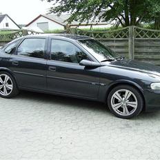 Opel vectra b *SOLGT*