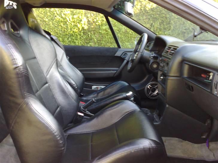 Opel Calibra (Er Solgt) - det er så kabinen af bilen. billede 5