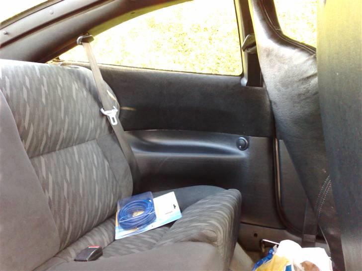 Opel Calibra (Er Solgt) - det er så kabinen af bilen. billede 6