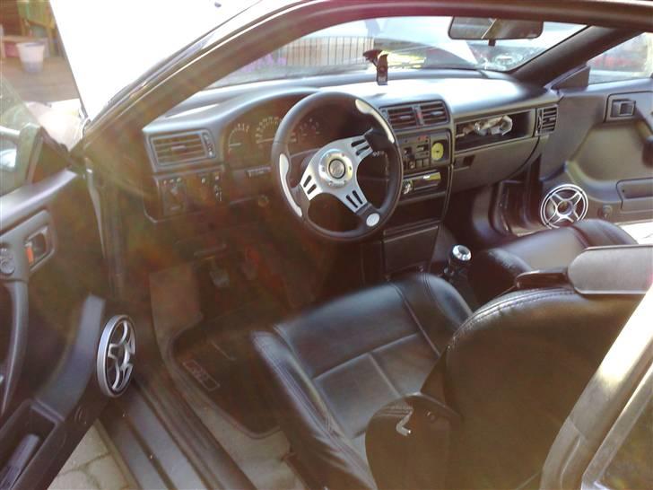 Opel Calibra (Er Solgt) - det er så kabinen af bilen. billede 9