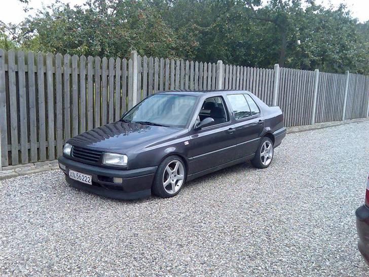 VW Vento 1.8 GL "SOLGT" billede 1