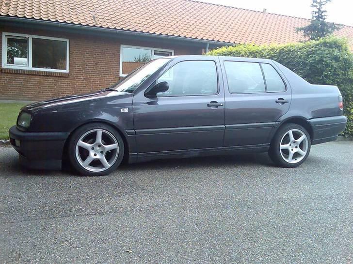 VW Vento 1.8 GL "SOLGT" billede 4