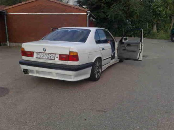 BMW 525 12v (SOLGT) billede 5