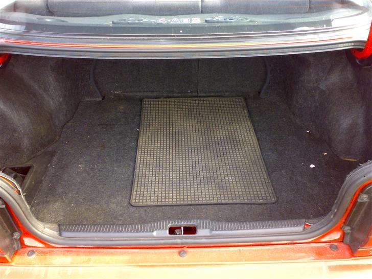 Toyota Corolla GLi Sedan - SOLGT - Dejlig stort bagagerum billede 10