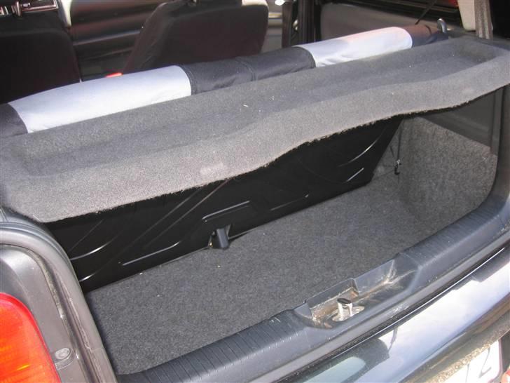 VW Lupo TDI 3L *TIL SALG* - ikke meget plads til mit anlæg.. :( - må købe noget der er mindre.. billede 7