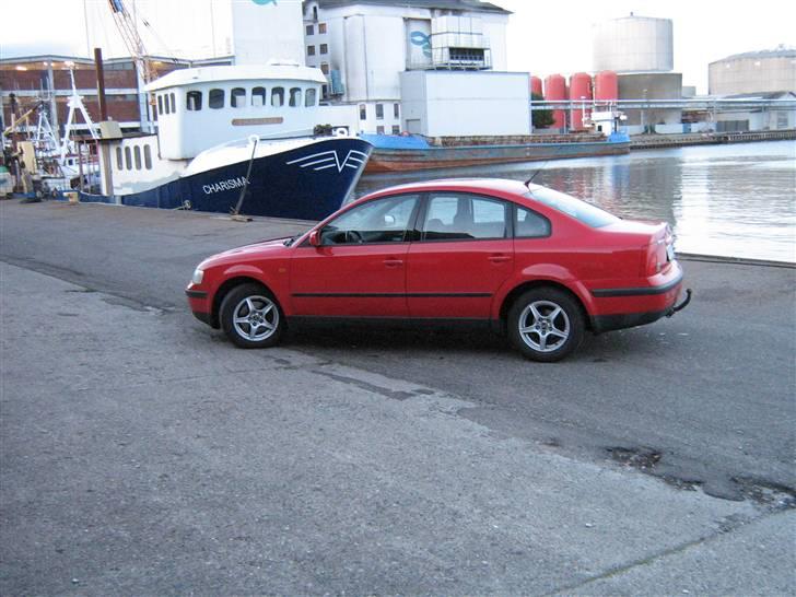 VW Passat 1,8T *SOLGT* billede 4