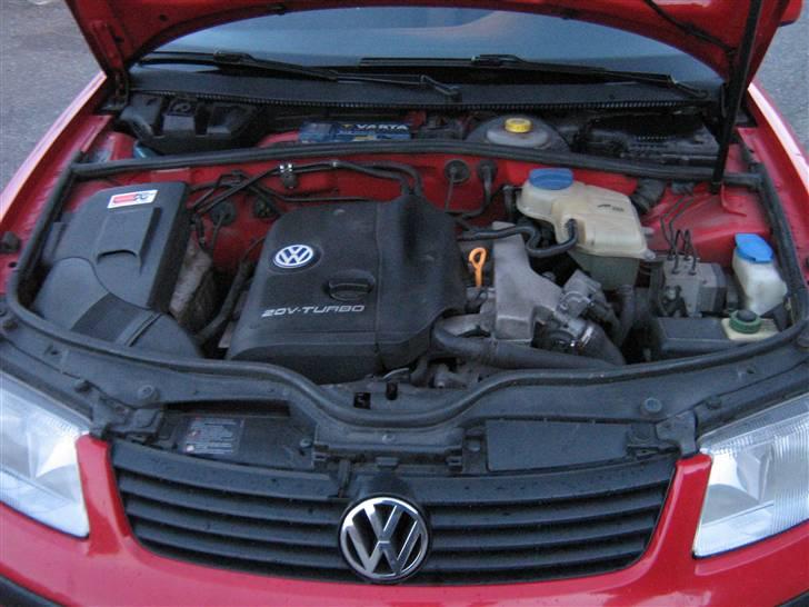 VW Passat 1,8T *SOLGT* billede 8