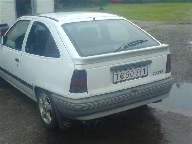 Opel Kadett 1,6i billede 2