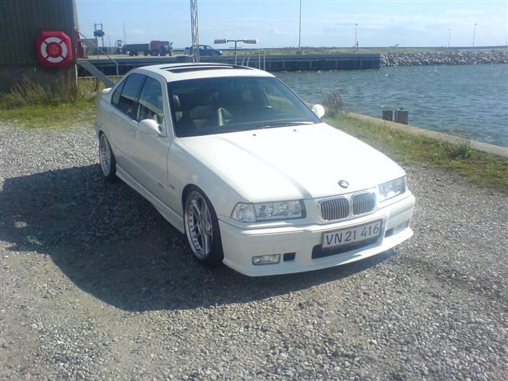 BMW 325i død billede 3