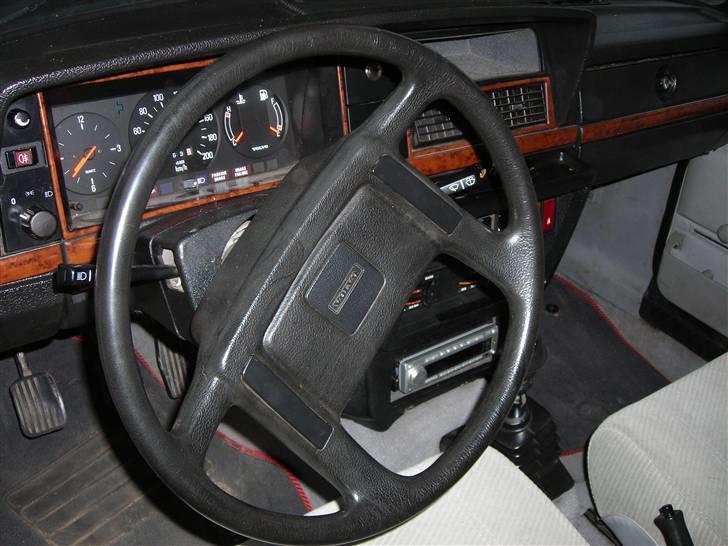 Volvo 240 GL - instrumentbord billede 5