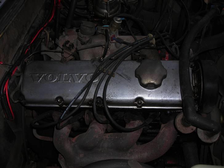Volvo 240 GL - motor billede 7