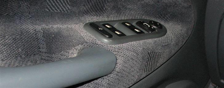 Citroën C5 Prestige 2,0i 16V - El-rude navigation og El-spejle billede 15