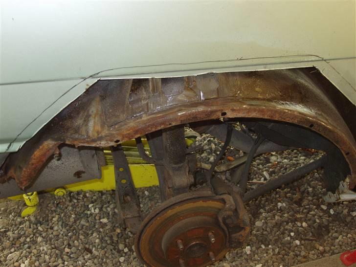 Toyota AE82 GT (PROJEKT) - Ja hr. nul huller...... ups der mangler vist et eller andet. Skærmkandt klar til at blive skiftet billede 4