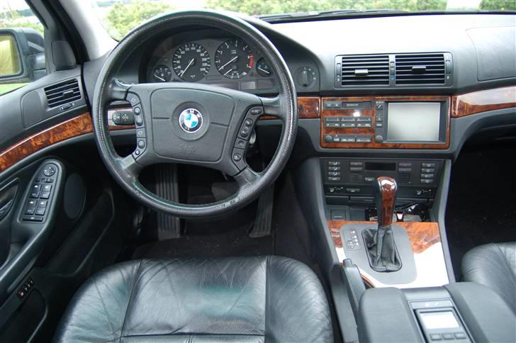 BMW 540i **SOLGT :O(** - "cockpittet" billede 5
