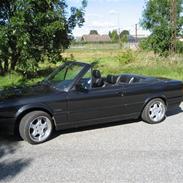 BMW               E30 320i Cab