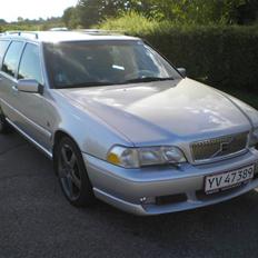 Volvo V70 R