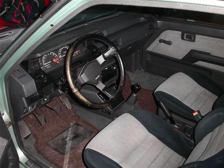 Toyota AE82 GT (PROJEKT) - Standard gt kabine, slidt men lækker udføresel når man tænker på produktions alderen. billede 6