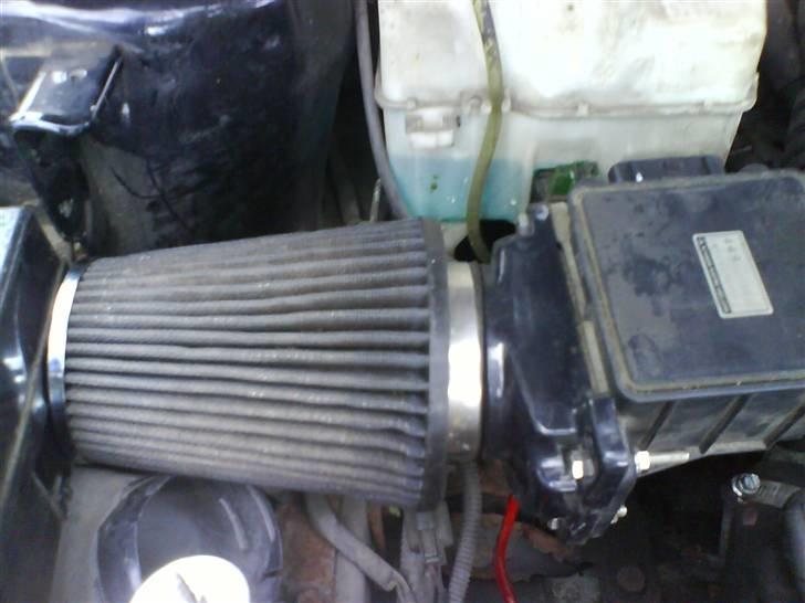 Mitsubishi Colt 1.6 - Nu med K&N, for satan den brøler når man sparker til den :P billede 7