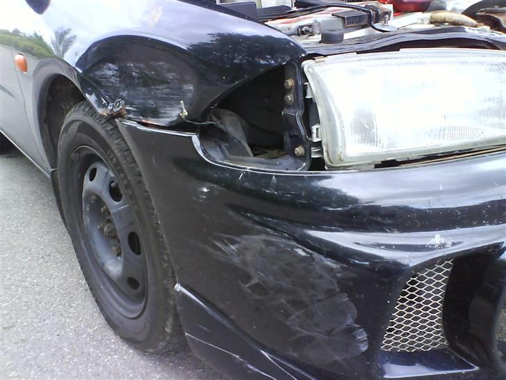 Mitsubishi Colt 1.6 - Grunden til jeg fik brug for reservedelsbilen :P  billede 8