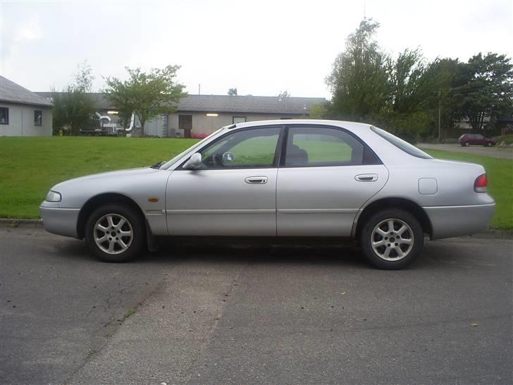 Mazda 626 LX sedan (tot.skadet) billede 4