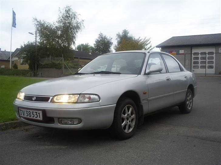 Mazda 626 LX sedan (tot.skadet) billede 5