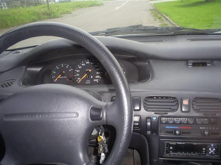 Mazda 626 LX sedan (tot.skadet) billede 8